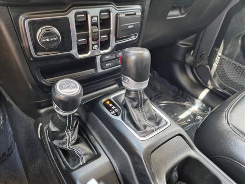Used 2023 Jeep Wrangler Unlimited Sahara w/ Cold Weather Group AWD/4WD image 11