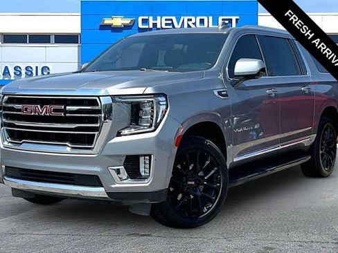Used 2023 GMC Yukon XL SLT AWD/4WD image 2