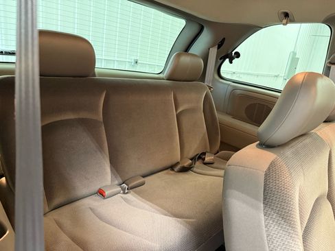 Used 2002 Dodge Caravan SE image 62