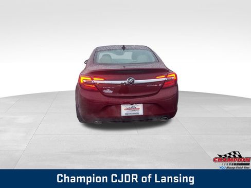 Used 2017 Buick Regal Sport Touring image 4