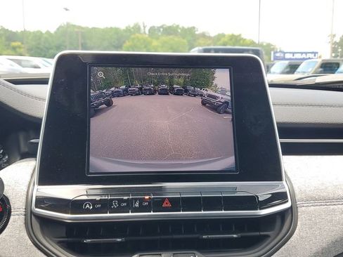 New 2025 Jeep Compass Sport image 28