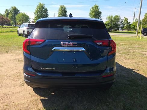 Used 2020 GMC Terrain SLE FWD image 4