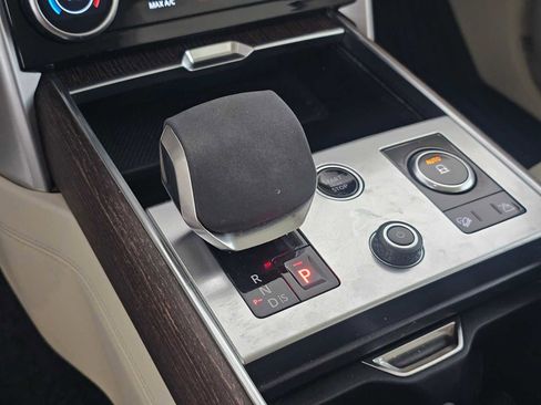 Used 2023 Land Rover Range Rover SE image 30