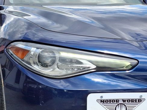 Used 2017 Alfa Romeo Giulia Ti w/ TI 19" Sport Package image 8