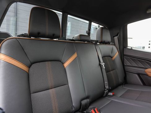 Used 2024 GMC Canyon AT4 w/ Canyon Safety Plus Package AWD/4WD image 26