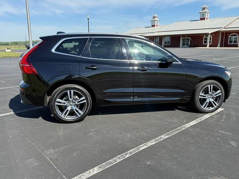 Used 2018 Volvo XC60 T5 Momentum w/ Vision Package AWD/4WD image 4