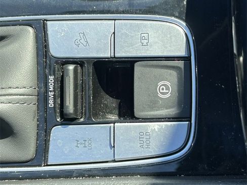 Used 2024 Hyundai Santa Cruz SE image 23