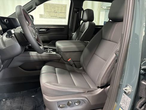 New 2026 Chevrolet Suburban RST w/ RST Capability Package image 5