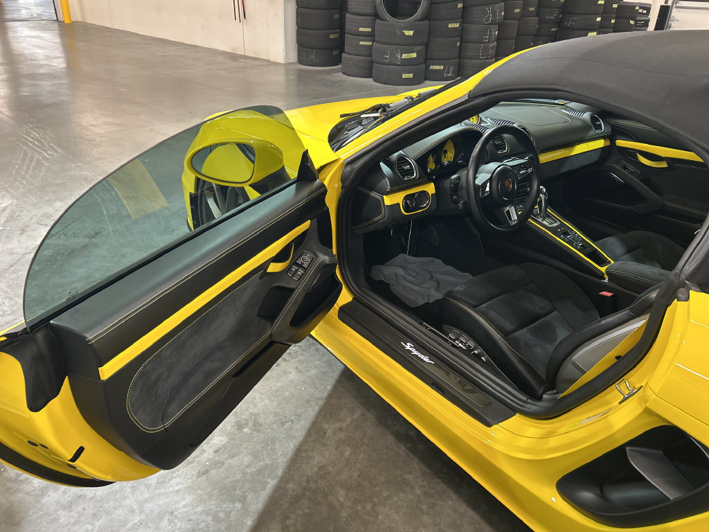 Certified 2021 Porsche 718 Boxster Spyder RWD image 28