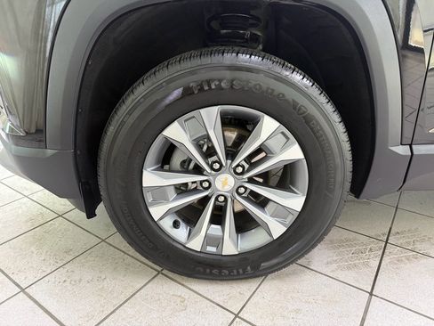 Certified 2025 Chevrolet Equinox LT FWD image 12