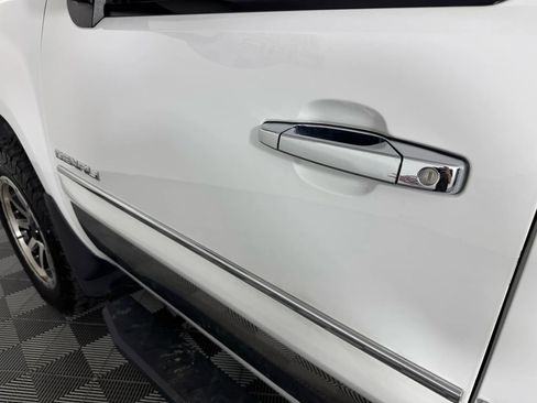 Used 2011 GMC Sierra 1500 Denali image 23