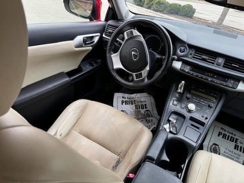 Used 2013 Lexus CT 200h image 23