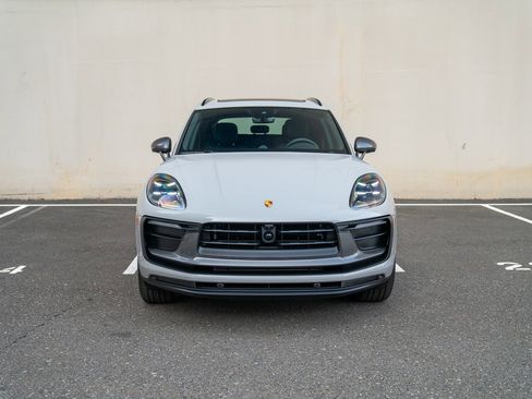Certified 2026 Porsche Macan Turbo AWD/4WD image 6