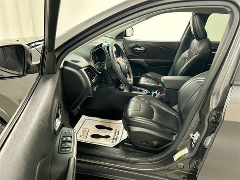 Certified 2022 Jeep Cherokee Limited image 9