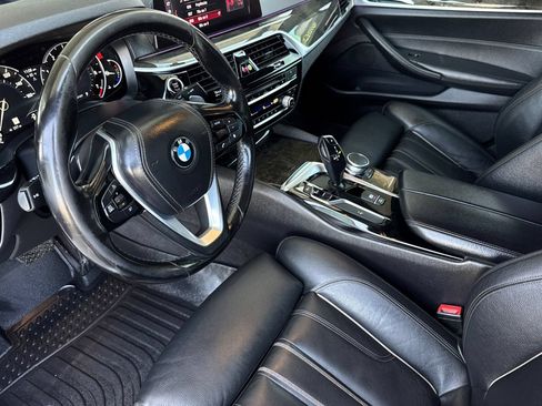 Used 2019 BMW 530i w/ Convenience Package RWD image 12