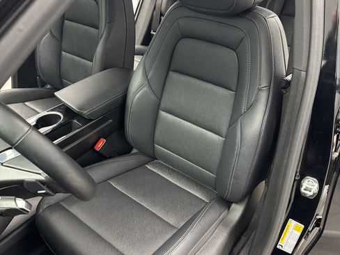 Used 2025 Chevrolet Equinox LT w/ Convenience Package II image 10