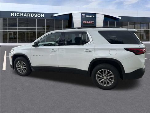 Used 2023 Chevrolet Traverse LT FWD image 14