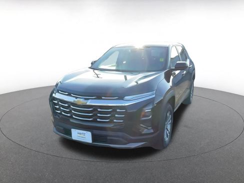 Used 2025 Chevrolet Equinox LT image 4