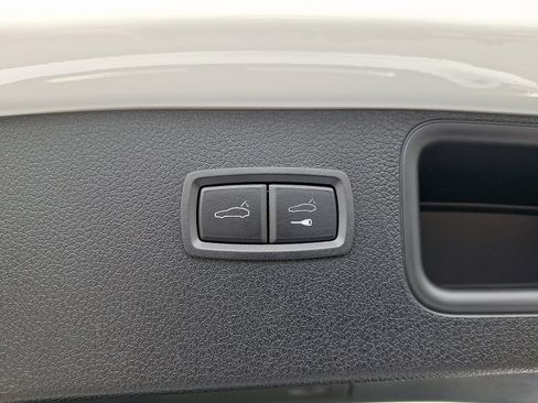 Used 2023 Porsche Macan image 30