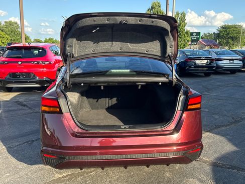 Used 2024 Nissan Altima 2.5 SV FWD image 18