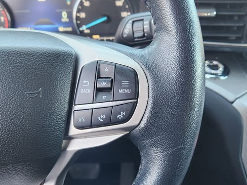 Used 2022 Ford Explorer XLT w/ Equipment Group 202A image 32