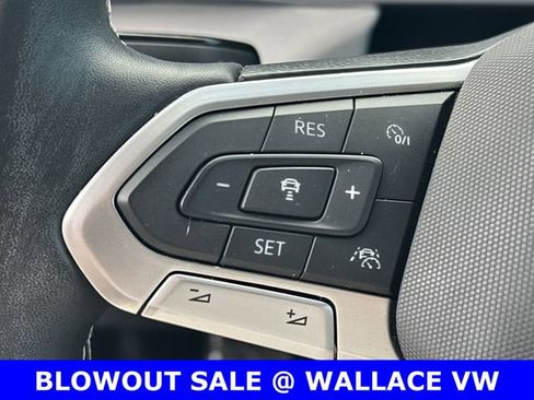 Used 2025 Volkswagen Taos SE FWD image 23