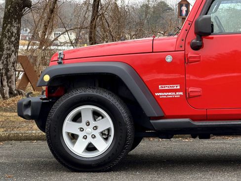 Used 2011 Jeep Wrangler Unlimited Sport w/ Dual Top Group image 30