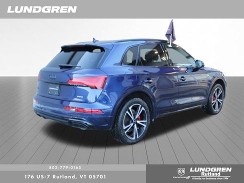 Certified 2025 Audi Q5 2.0T Premium Plus image 3