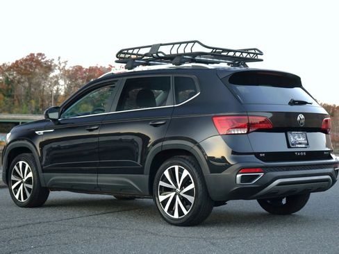 Used 2022 Volkswagen Taos SE image 3