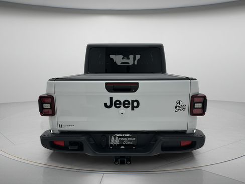 Used 2024 Jeep Gladiator Sport AWD/4WD image 6