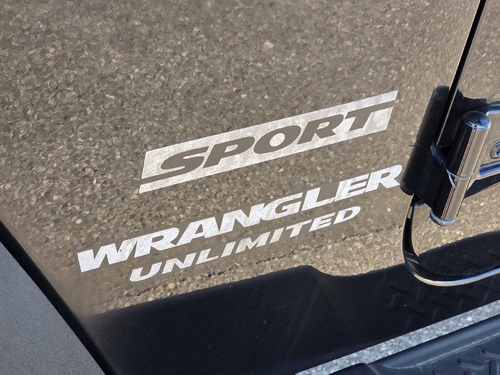 Used 2017 Jeep Wrangler Unlimited Sport w/ Quick Order Package 24S AWD/4WD image 5