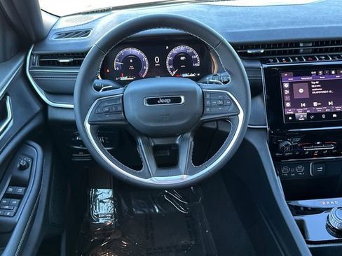 New 2025 Jeep Grand Cherokee Laredo X RWD image 15
