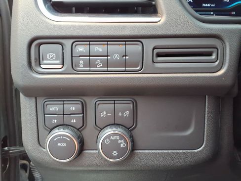 Used 2023 Chevrolet Suburban Premier AWD/4WD image 11