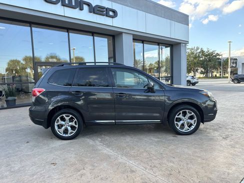 Used 2017 Subaru Forester 2.5i Touring image 2