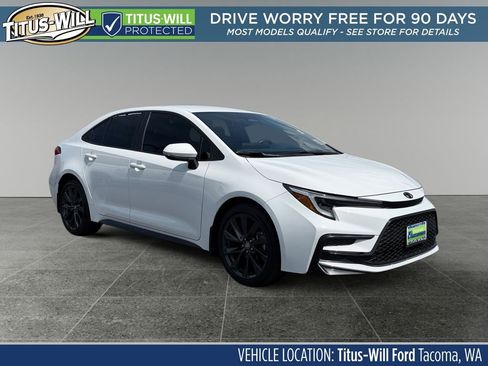 Used 2025 Toyota Corolla SE FWD image 1