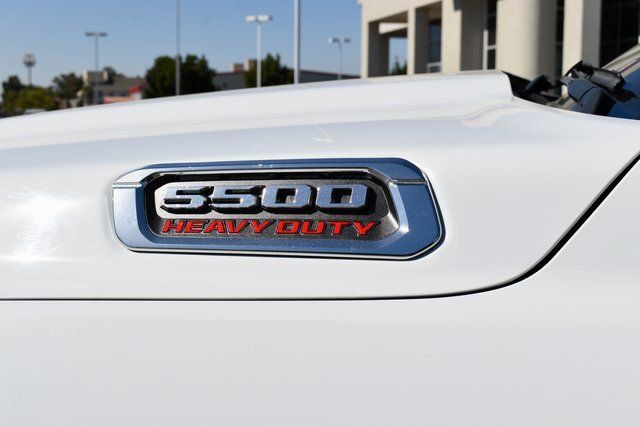 Used 2022 RAM 5500 Tradesman w/ Chrome Appearance Group RWD image 37