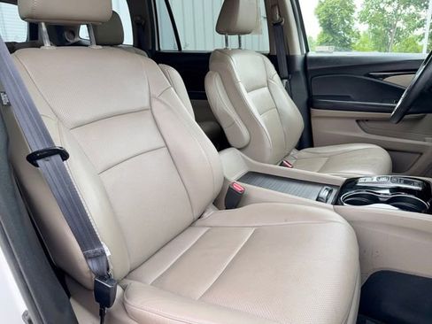 Used 2022 Honda Pilot Elite image 9