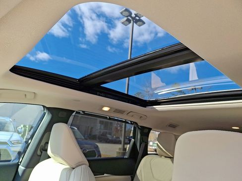 Used 2025 INFINITI QX60 Sensory w/ Vision Package image 15