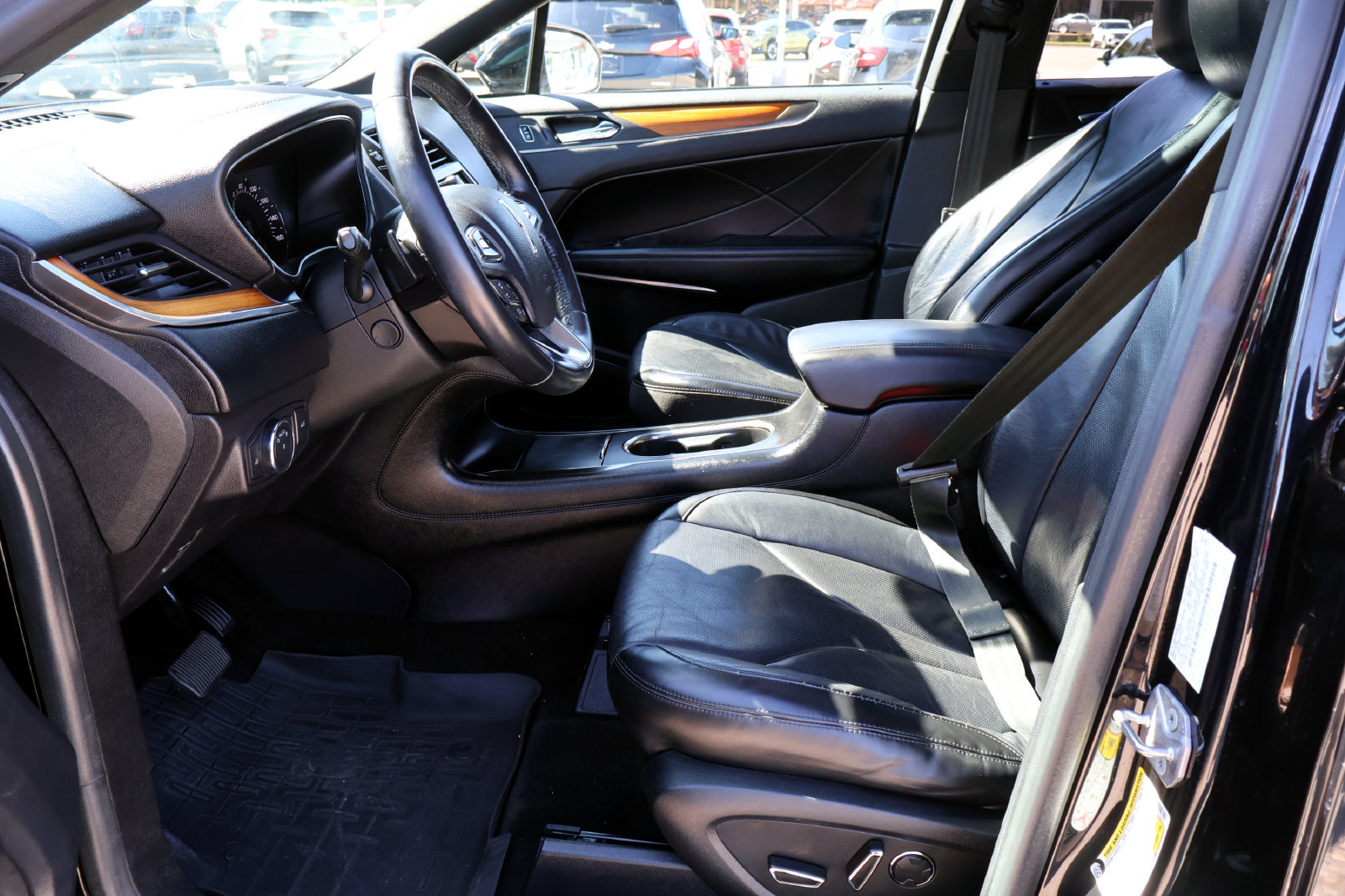 Used 2018 Lincoln MKC Reserve AWD/4WD image 18