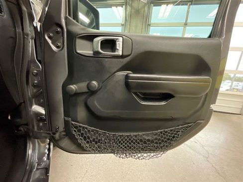 Used 2018 Jeep Wrangler Unlimited Sport image 24