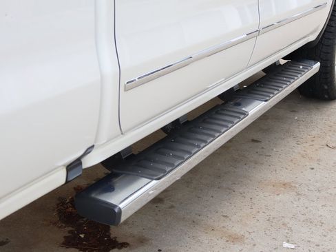 Used 2018 GMC Sierra 2500 Denali w/ Suspension Package, Off-Road image 36