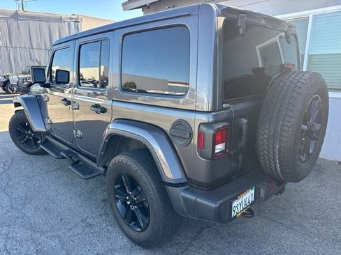 Used 2022 Jeep Wrangler Unlimited Sahara AWD/4WD image 6