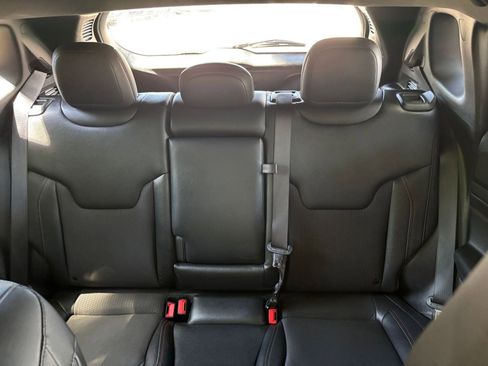 Used 2025 Jeep Compass Trailhawk AWD/4WD image 38