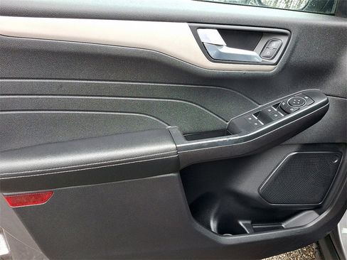 Used 2022 Ford Escape SEL image 13