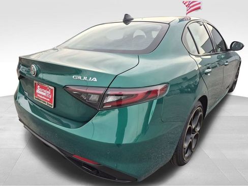 New 2025 Alfa Romeo Giulia Intensa w/ Driving Assist Package image 10