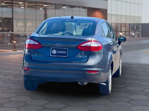 Used 2018 Ford Fiesta SE image 3