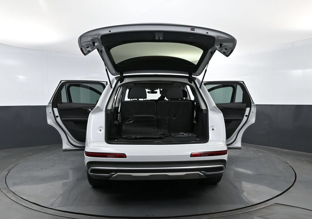 Used 2022 Audi Q7 3.0T Premium Plus w/ Premium Plus Package AWD/4WD image 27