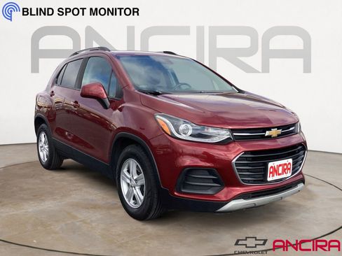 Used 2021 Chevrolet Trax LT w/ Driver Confidence Package image 1