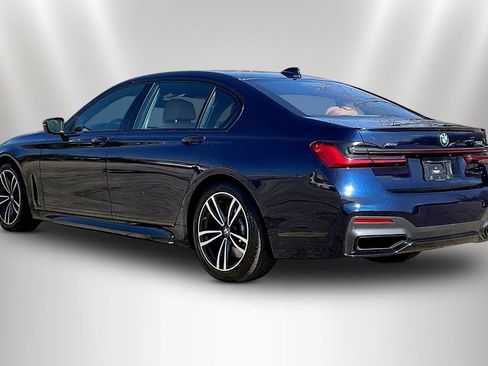 Used 2022 BMW 750i xDrive w/ Luxury Rear Seating Package image 4