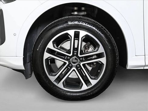 Certified 2025 Audi Q5 Premium w/ Convenience Package AWD/4WD image 26